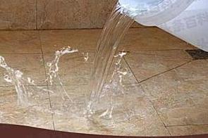 酒泉漏水维修 免砸砖防水材料该如何施工