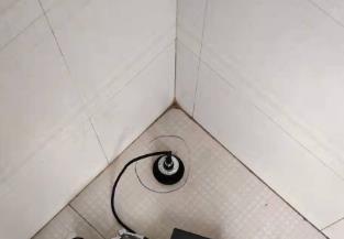 酒泉卫生间漏水维修之 loft 夹层储藏室毗邻暗管渗水哪家好，推荐诚匠小爱修缮